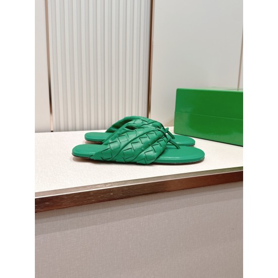 BV Slippers Shoes Best Quality
Women 35-42
