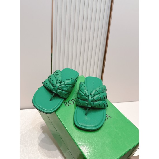 BV Slippers Shoes Best Quality
Women 35-42
