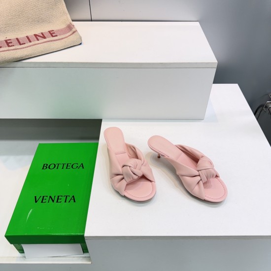 BV Slippers Shoes Best Quality
Women 35-42
