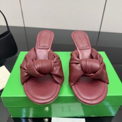 BV Slippers Shoes Best Quality
Women 35-42
