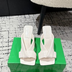 BV Slippers Shoes Best Quality
Women 35-42
