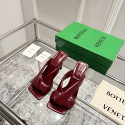 BV Slippers Shoes Best Quality
Women 35-42
