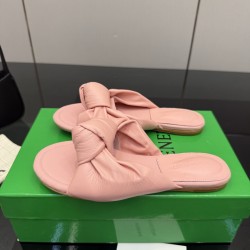 BV Slippers Shoes Best Quality
Women 35-42
