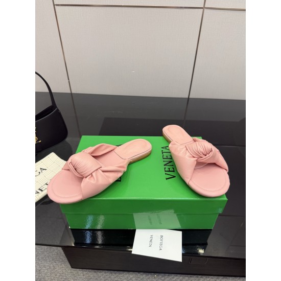 BV Slippers Shoes Best Quality
Women 35-42

