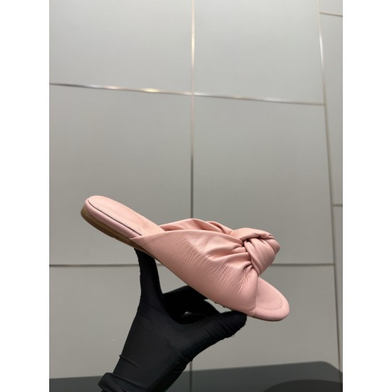BV Slippers Shoes Best Quality
Women 35-42
