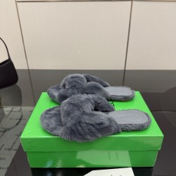 BV Slippers Shoes Best Quality
Women 35-42
