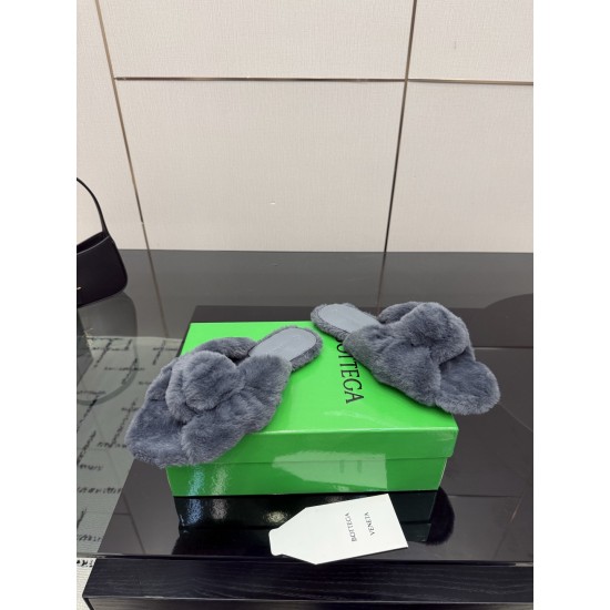 BV Slippers Shoes Best Quality
Women 35-42
