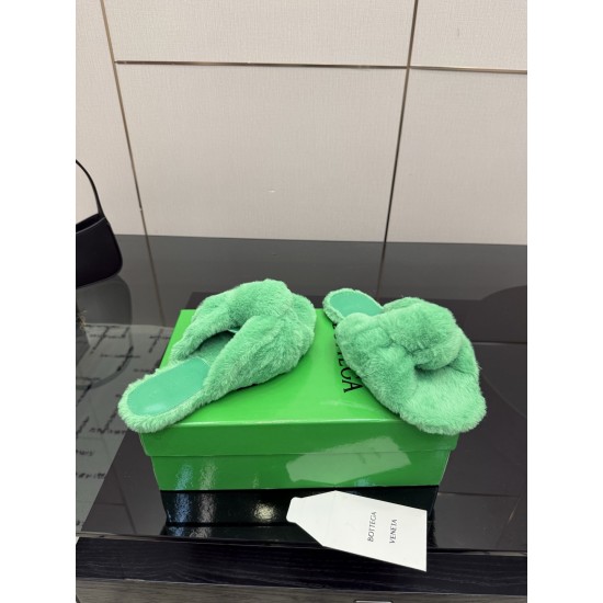BV Slippers Shoes Best Quality
Women 35-42
