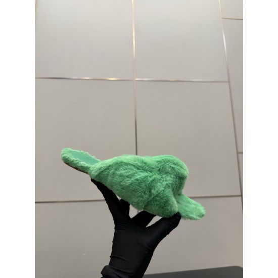 BV Slippers Shoes Best Quality
Women 35-42
