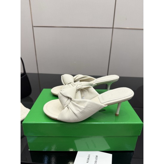 BV Slippers Shoes Best Quality
Women 35-42

