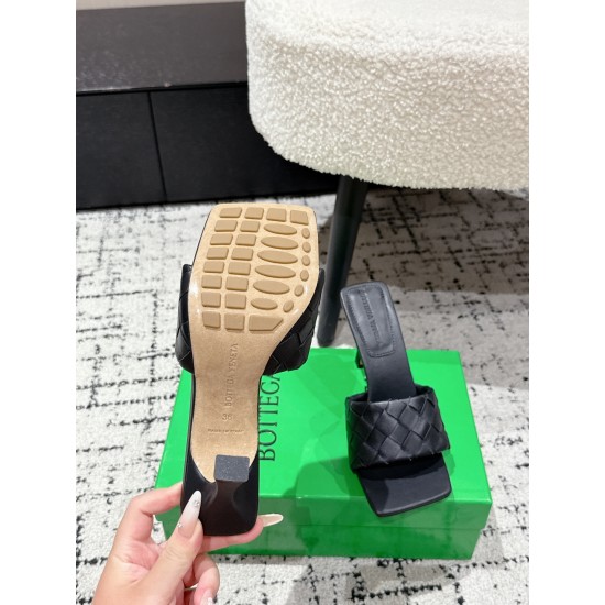 BV Slippers Shoes Best Quality
Women 35-42
