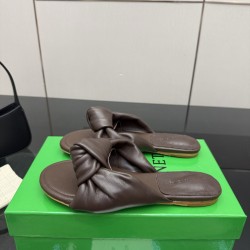 BV Slippers Shoes Best Quality
Women 35-42
