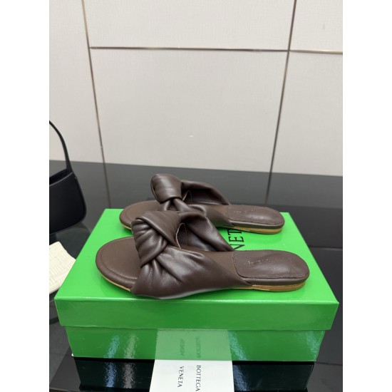 BV Slippers Shoes Best Quality
Women 35-42

