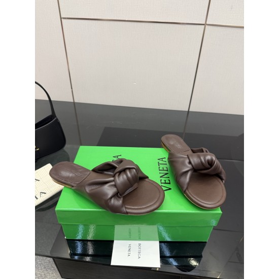 BV Slippers Shoes Best Quality
Women 35-42

