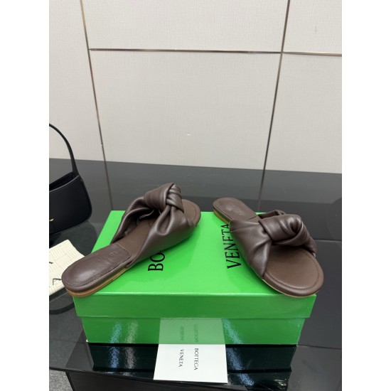 BV Slippers Shoes Best Quality
Women 35-42
