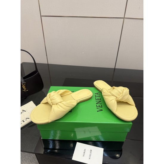 BV Slippers Shoes Best Quality
Women 35-42
