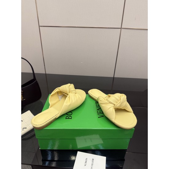 BV Slippers Shoes Best Quality
Women 35-42
