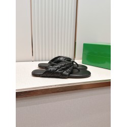 BV Slippers Shoes Best Quality
Women 35-42
