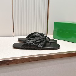 BV Slippers Shoes Best Quality
Women 35-42
