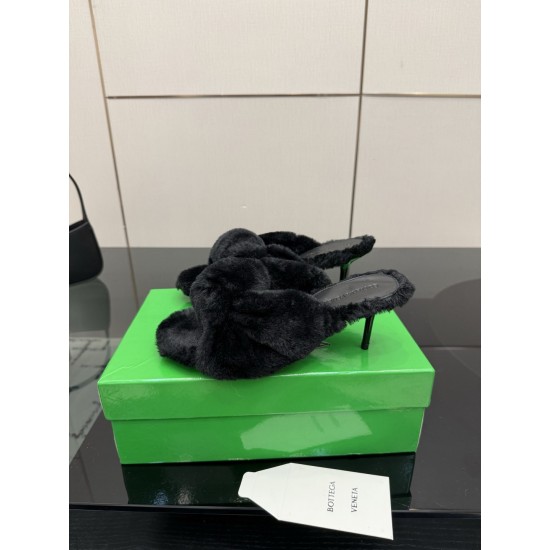 BV Slippers Shoes Best Quality
Women 35-42
