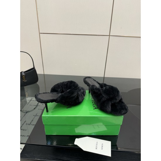 BV Slippers Shoes Best Quality
Women 35-42

