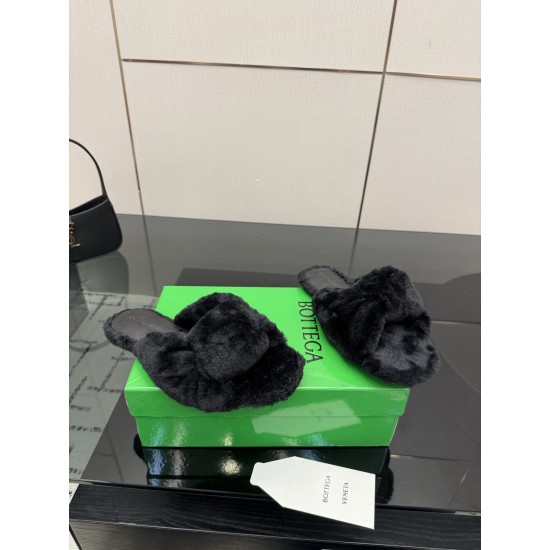 BV Slippers Shoes Best Quality
Women 35-42
