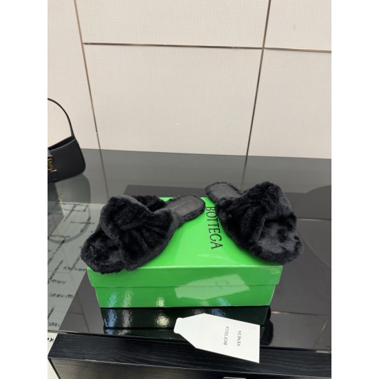 BV Slippers Shoes Best Quality
Women 35-42
