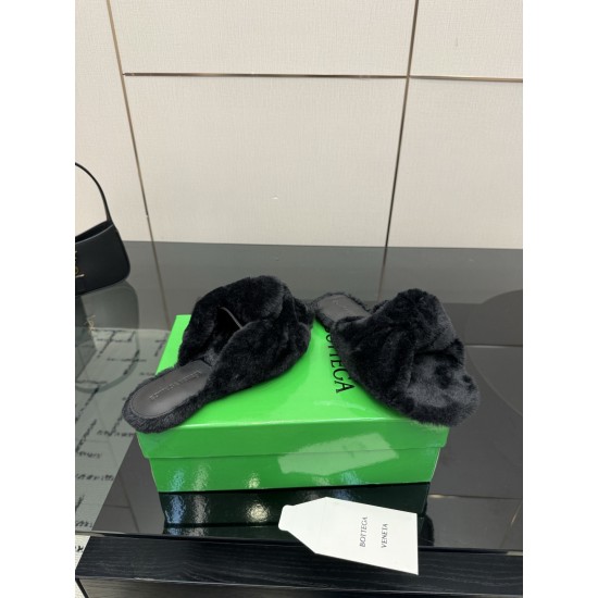 BV Slippers Shoes Best Quality
Women 35-42
