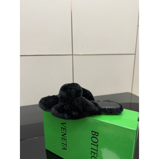 BV Slippers Shoes Best Quality
Women 35-42
