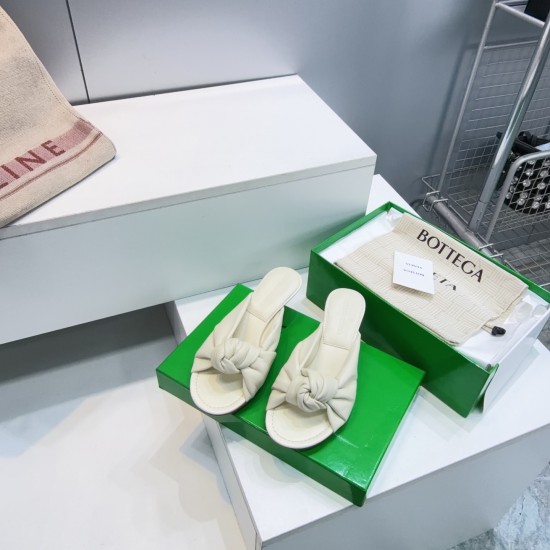 BV Slippers Shoes Best Quality
Women 35-42
