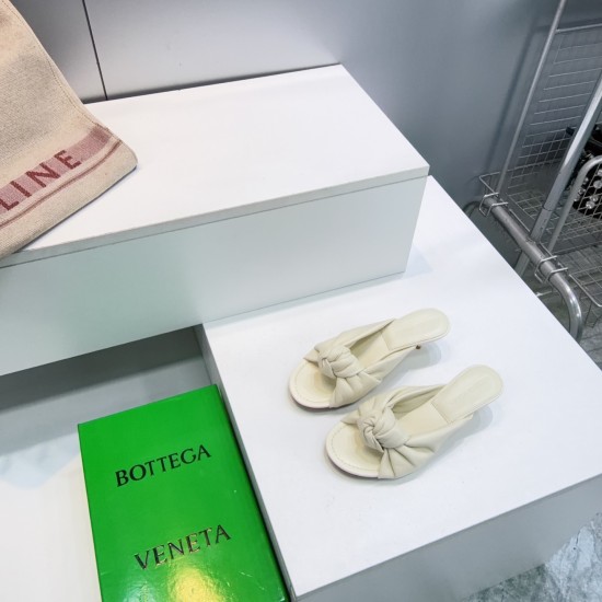 BV Slippers Shoes Best Quality
Women 35-42
