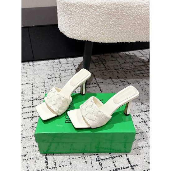 BV Slippers Shoes Best Quality
Women 35-42
