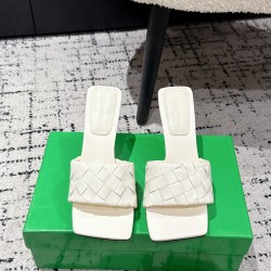 BV Slippers Shoes Best Quality
Women 35-42
