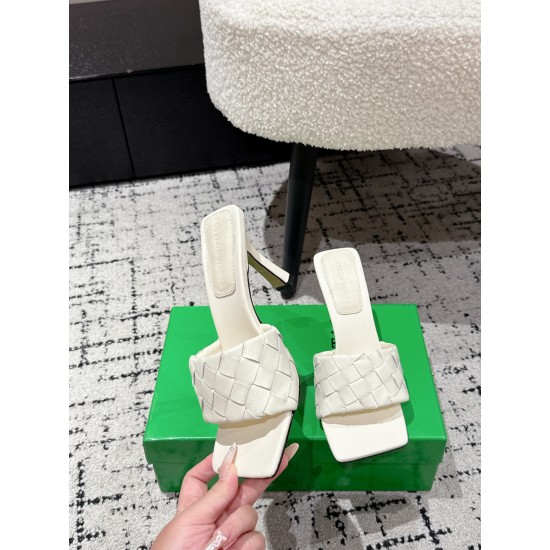 BV Slippers Shoes Best Quality
Women 35-42
