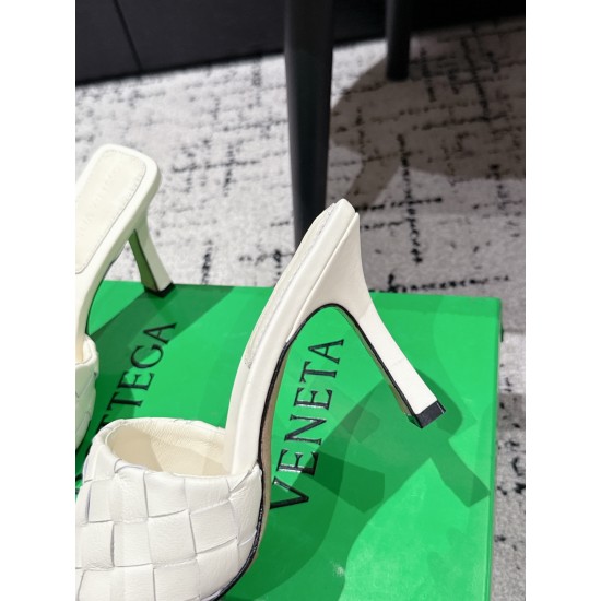 BV Slippers Shoes Best Quality
Women 35-42
