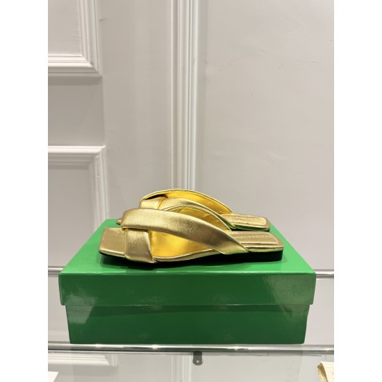 BV Slippers Shoes Best Quality
Women 35-42
