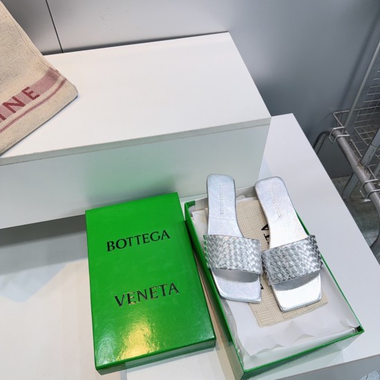BV Slippers Shoes Best Quality
Women 35-42
