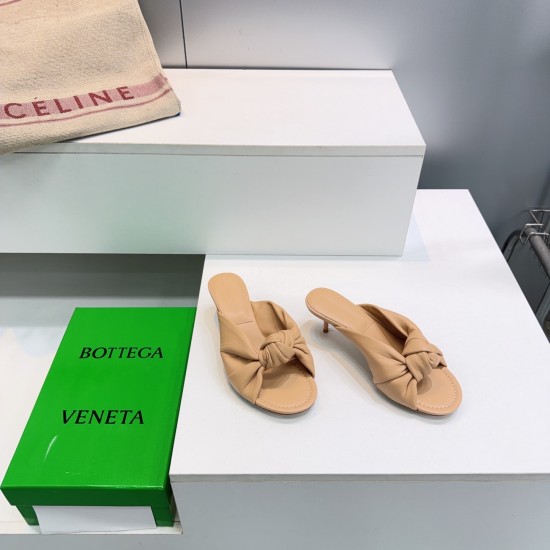 BV Slippers Shoes Best Quality
Women 35-42
