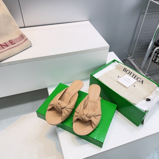 BV Slippers Shoes Best Quality
Women 35-42
