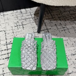 BV Slippers Shoes Best Quality
Women 35-42
