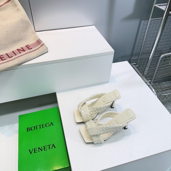 BV Slippers Shoes Best Quality
Women 35-42
