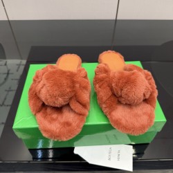 BV Slippers Shoes Best Quality
Women 35-42
