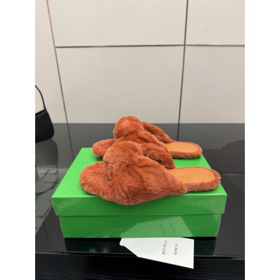 BV Slippers Shoes Best Quality
Women 35-42
