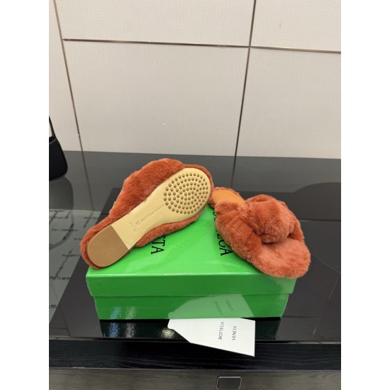 BV Slippers Shoes Best Quality
Women 35-42

