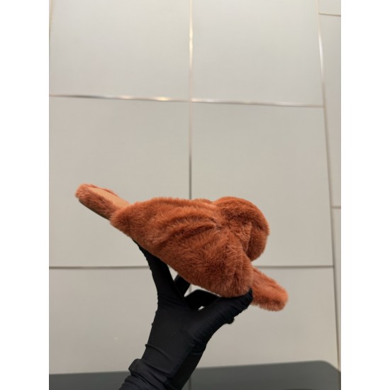 BV Slippers Shoes Best Quality
Women 35-42
