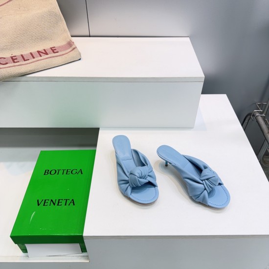 BV Slippers Shoes Best Quality
Women 35-42
