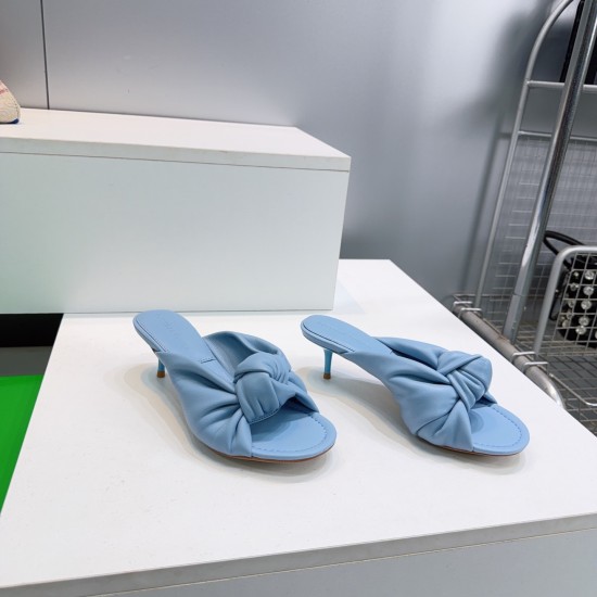 BV Slippers Shoes Best Quality
Women 35-42
