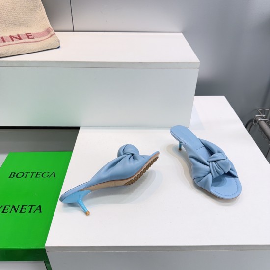 BV Slippers Shoes Best Quality
Women 35-42
