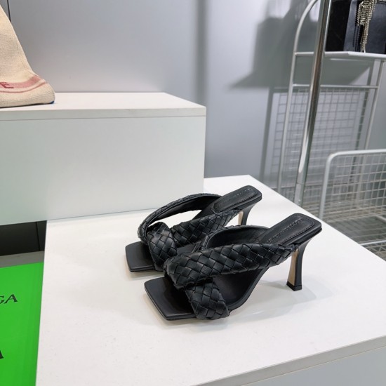 BV Slippers Shoes Best Quality
Women 35-42
