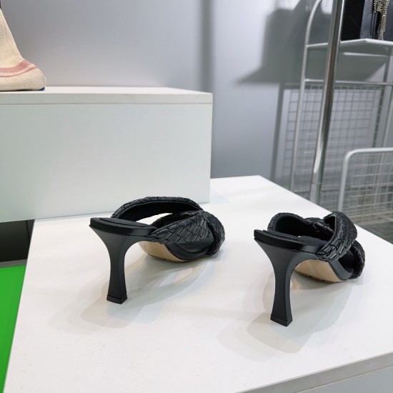 BV Slippers Shoes Best Quality
Women 35-42
